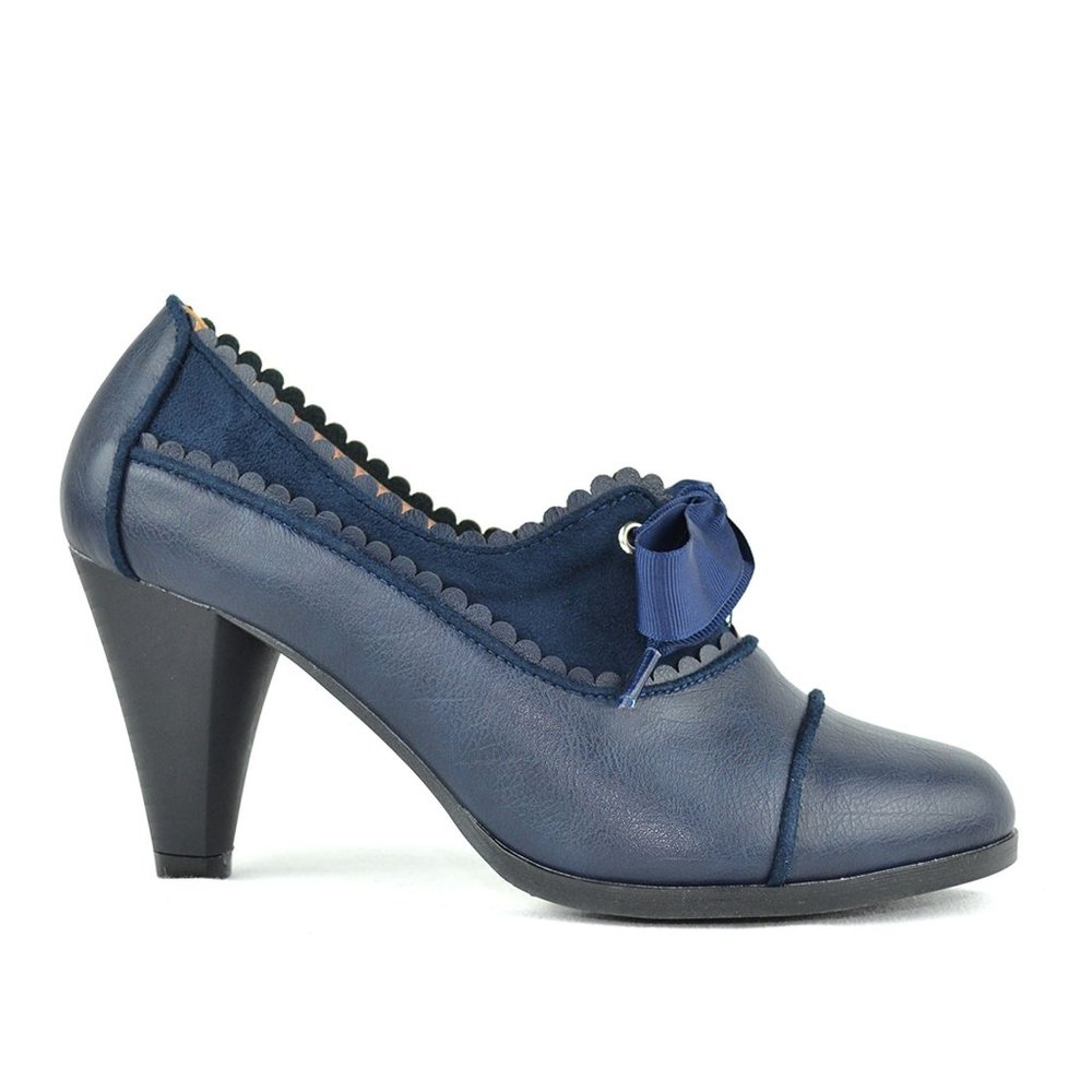 Chase & Chloe Women's Classic Lace Up Kitten Mid-Heel Round Toe Oxfords